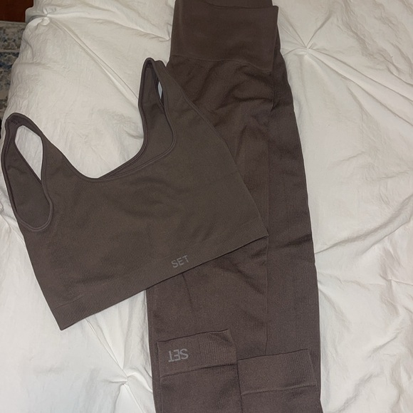 Set active ribbed workout legging and sports bra MEDIUM - Picture 2 of 6